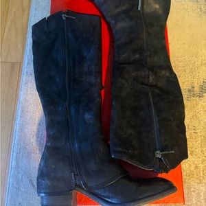 Donald Pliner suede boots